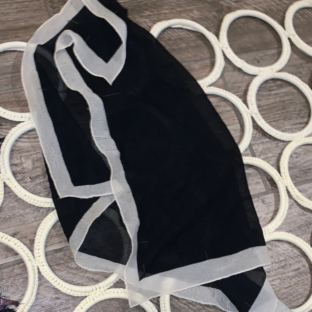 Assorted Patterned Scarves - Picture 11 of 12